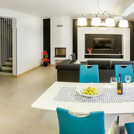 Trogir Vila A * Seget Vranjica