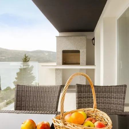 Trogir Vila A * Seget Vranjica