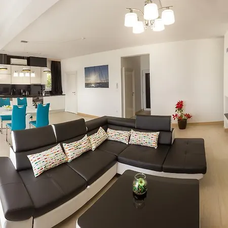 Apartment Trogir Vila A